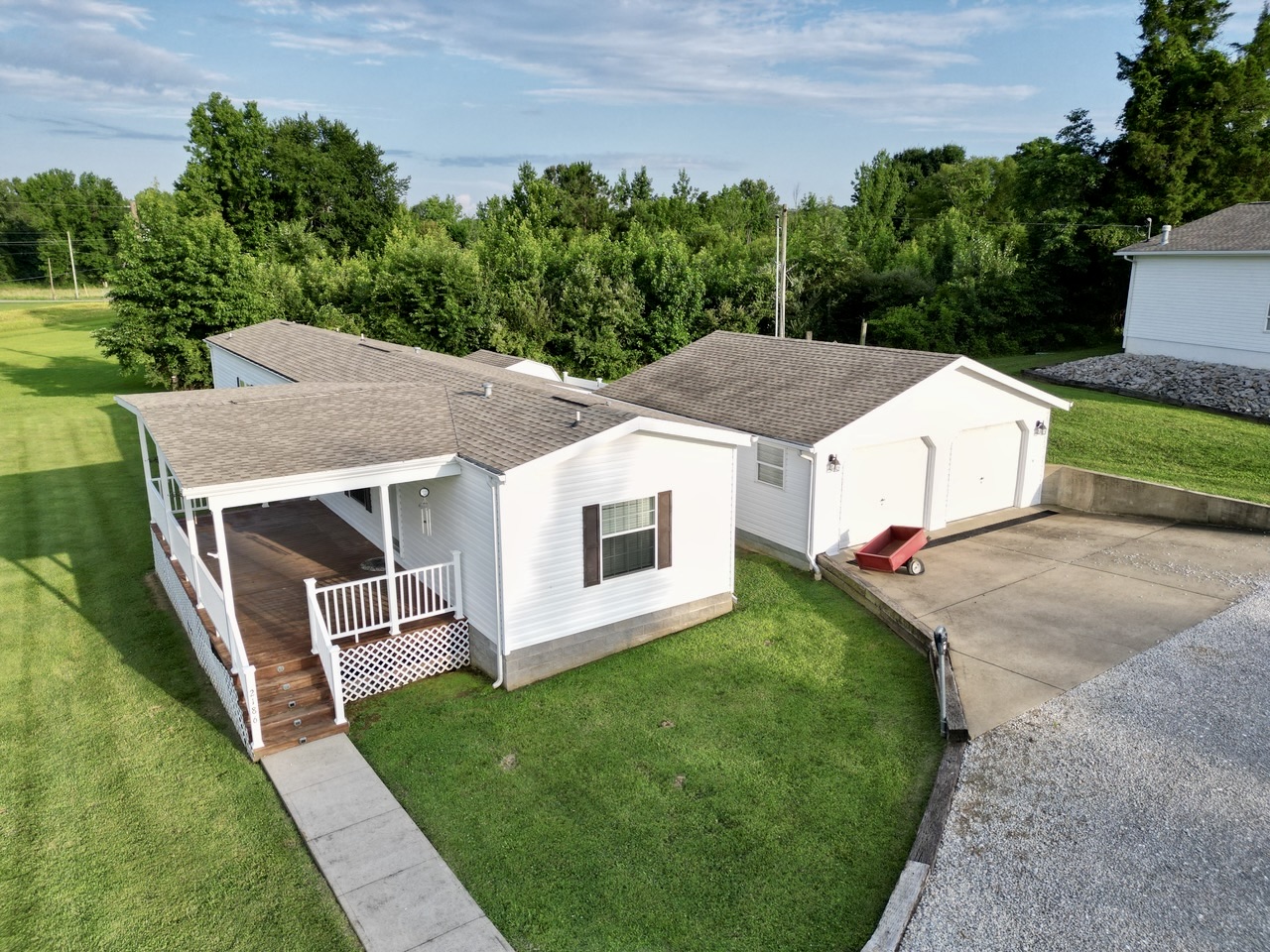 Beautiful 5.3 +/- Acres with Home, Detached Garage and Workshop photo 5